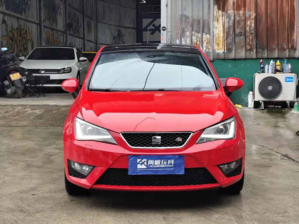 SEAT Ibiza 2013 — фото 2