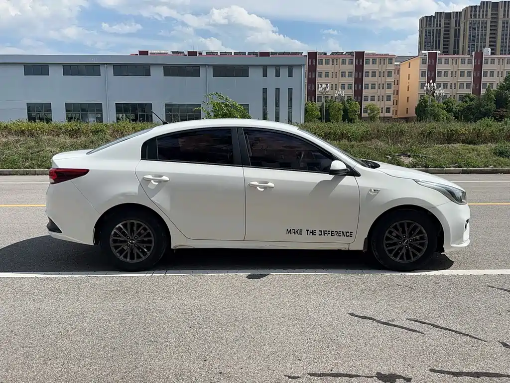 Kia K2 2017 — фото 4