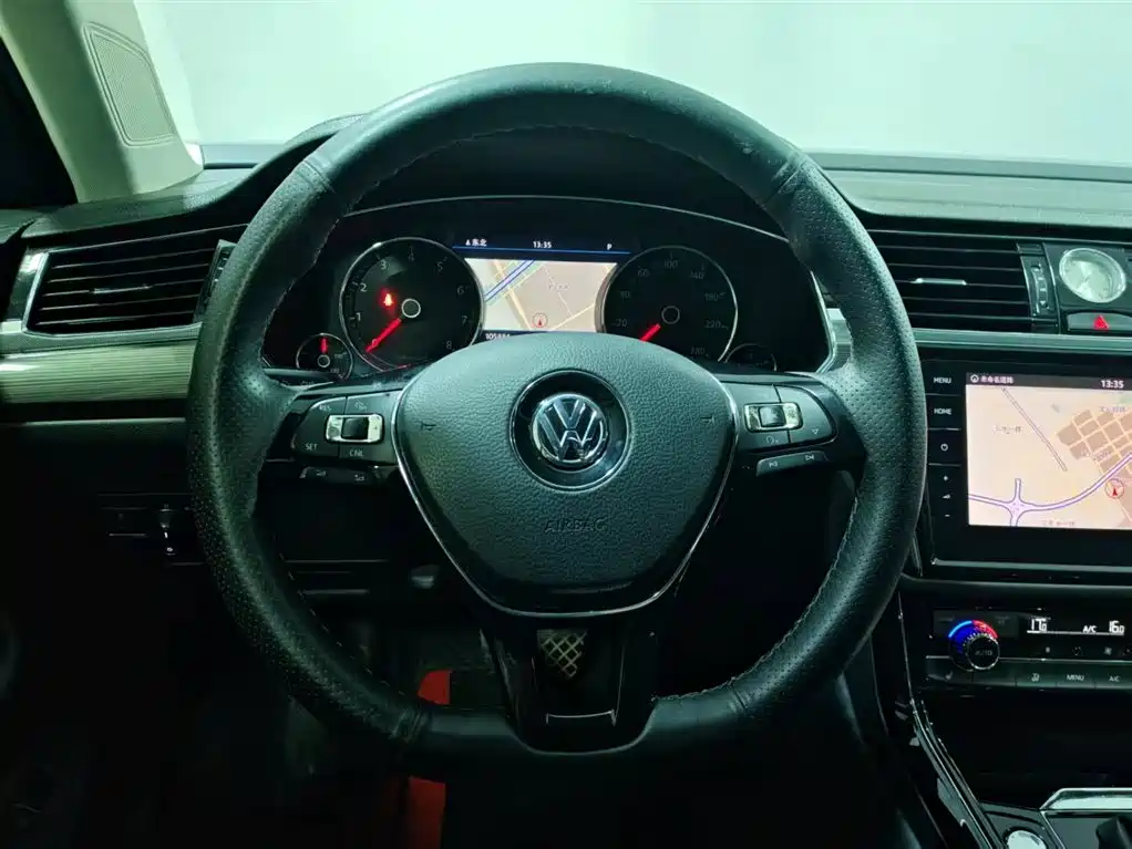 Volkswagen Phideon 2018 — фото 11