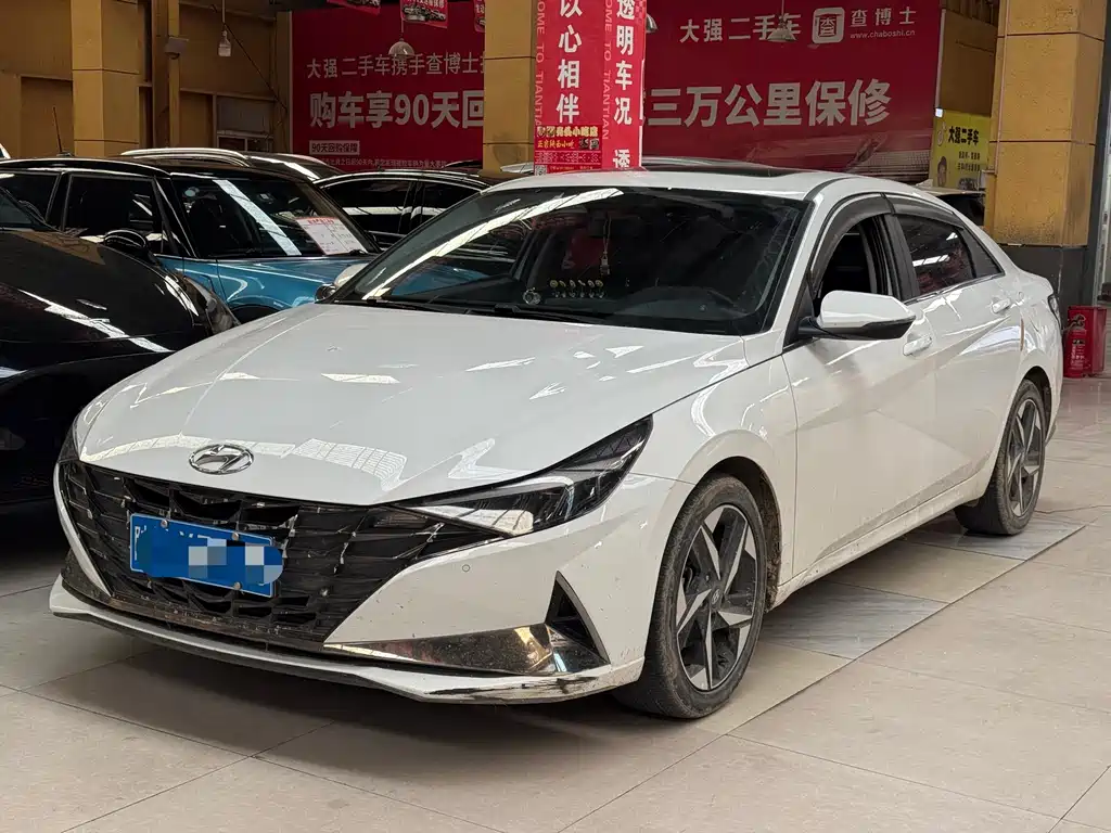 Hyundai Elantra 2022 — фото 1