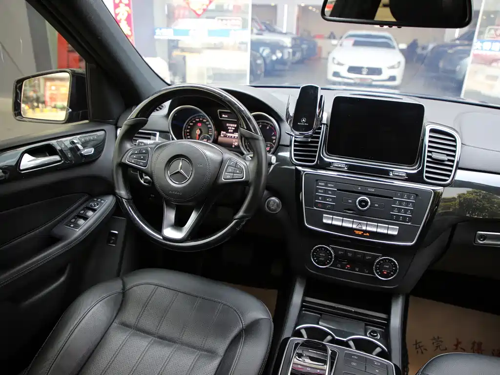 Mercedes-Benz GLS 2017 — фото 9