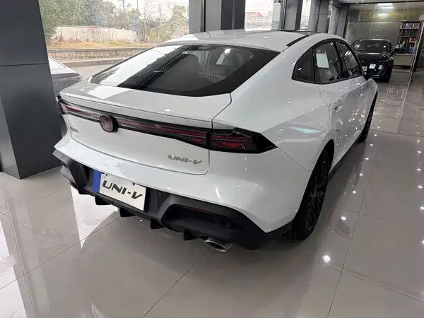 Changan UNI-V 2025