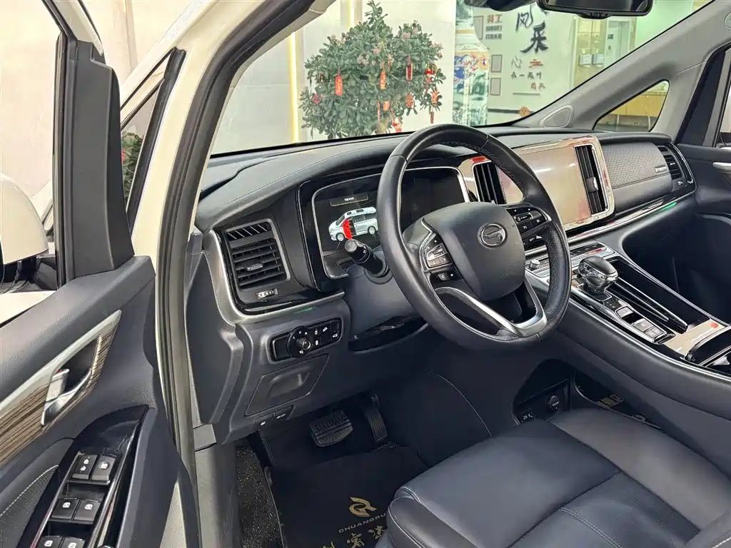 GAC Motor Trumpchi M8 2022 — фото 11