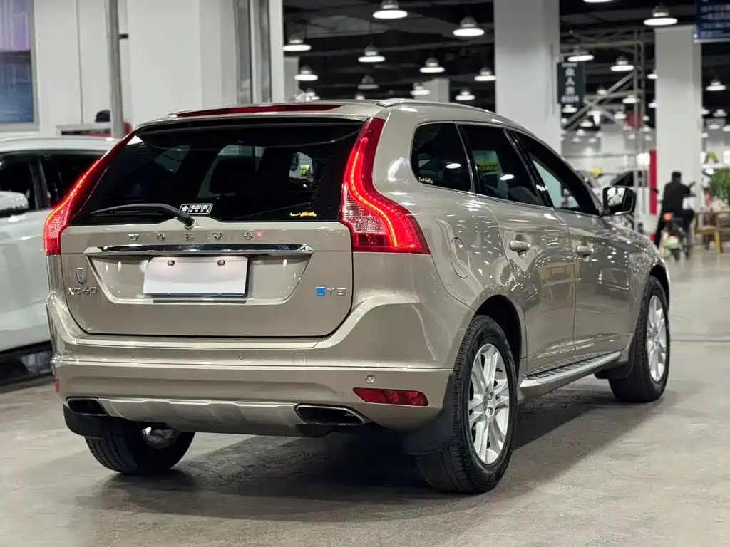 Volvo XC60 2016 — фото 5