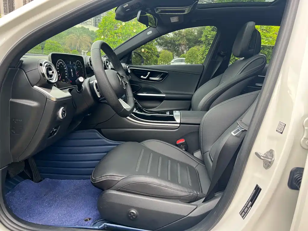 Mercedes-Benz C-Class 2023 — фото 13