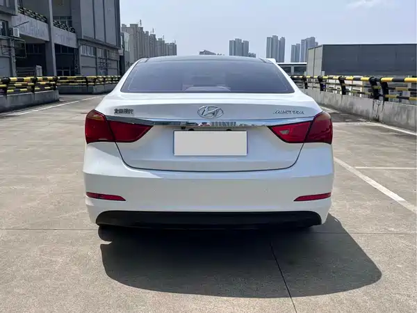 Hyundai Mistra 2014