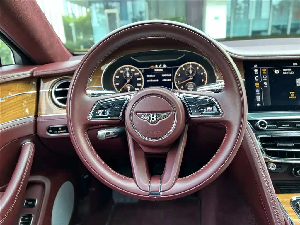 Bentley Flying Spur 2021 — фото 16