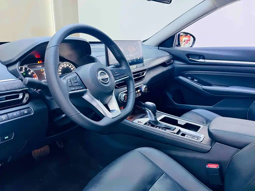 Nissan Teana 2023