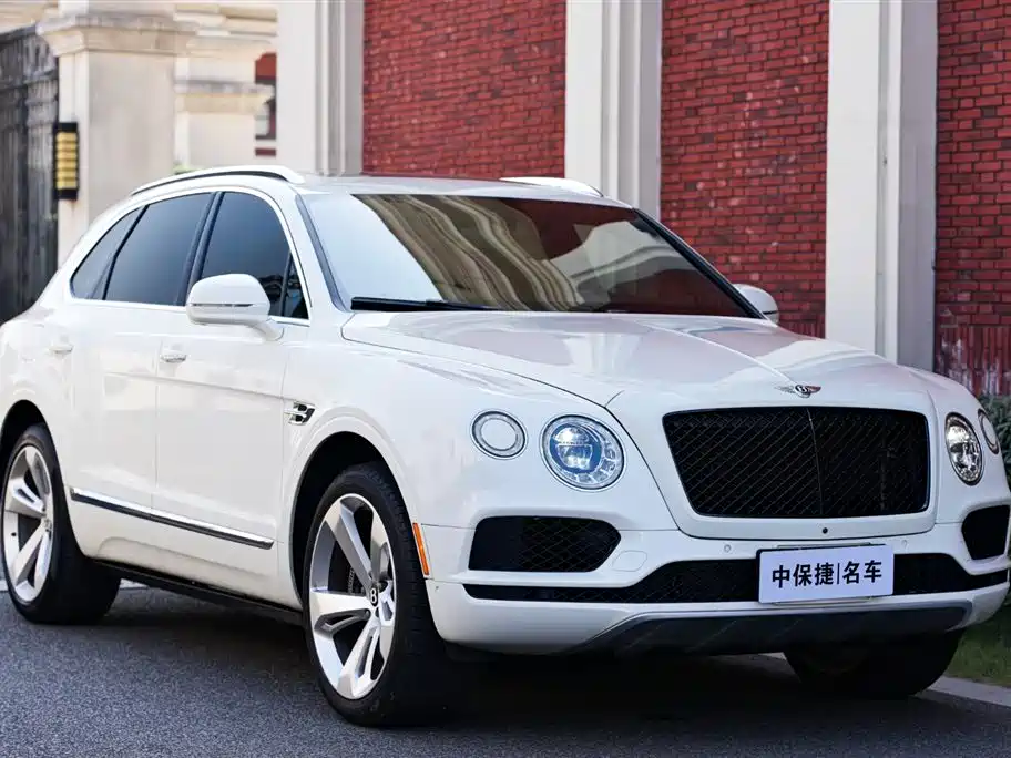 Bentley Bentayga 2019 — фото 2