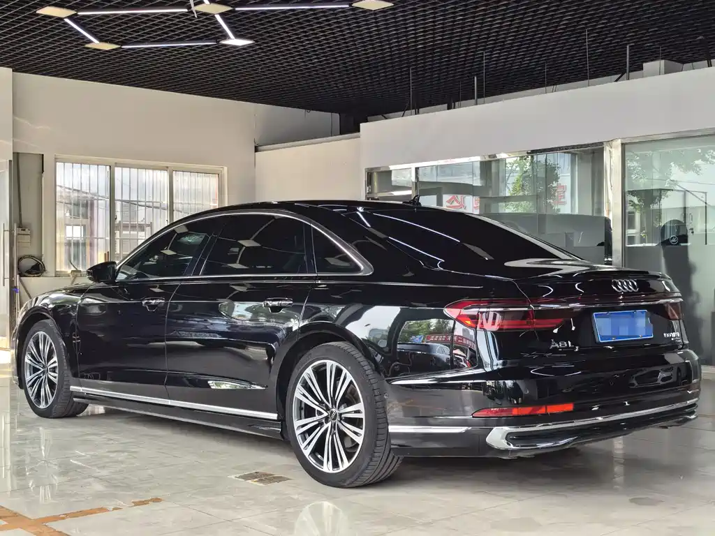 Audi A8 2024 — фото 16