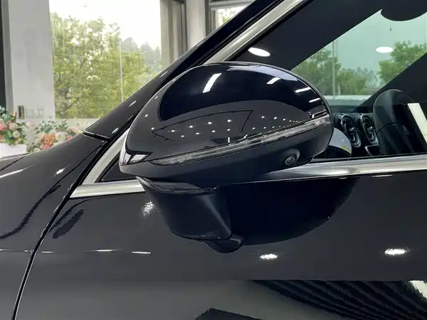 Mercedes-Benz GLC 2023