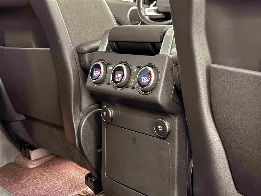 Land Rover Discovery 2020 — фото 13