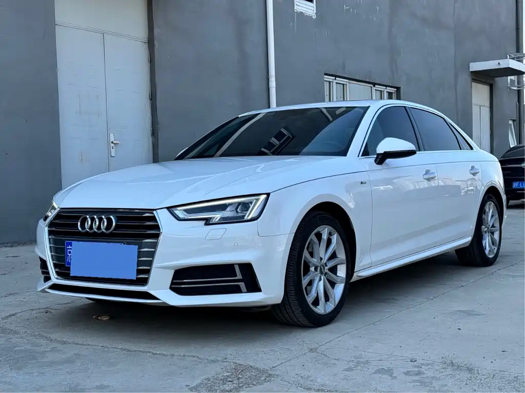 Audi A4L 2017 — фото 1