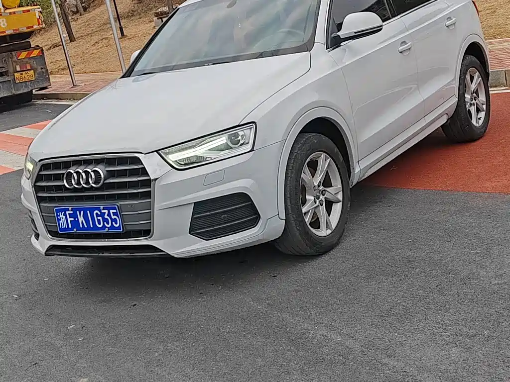 Audi Q3 2017 — фото 1