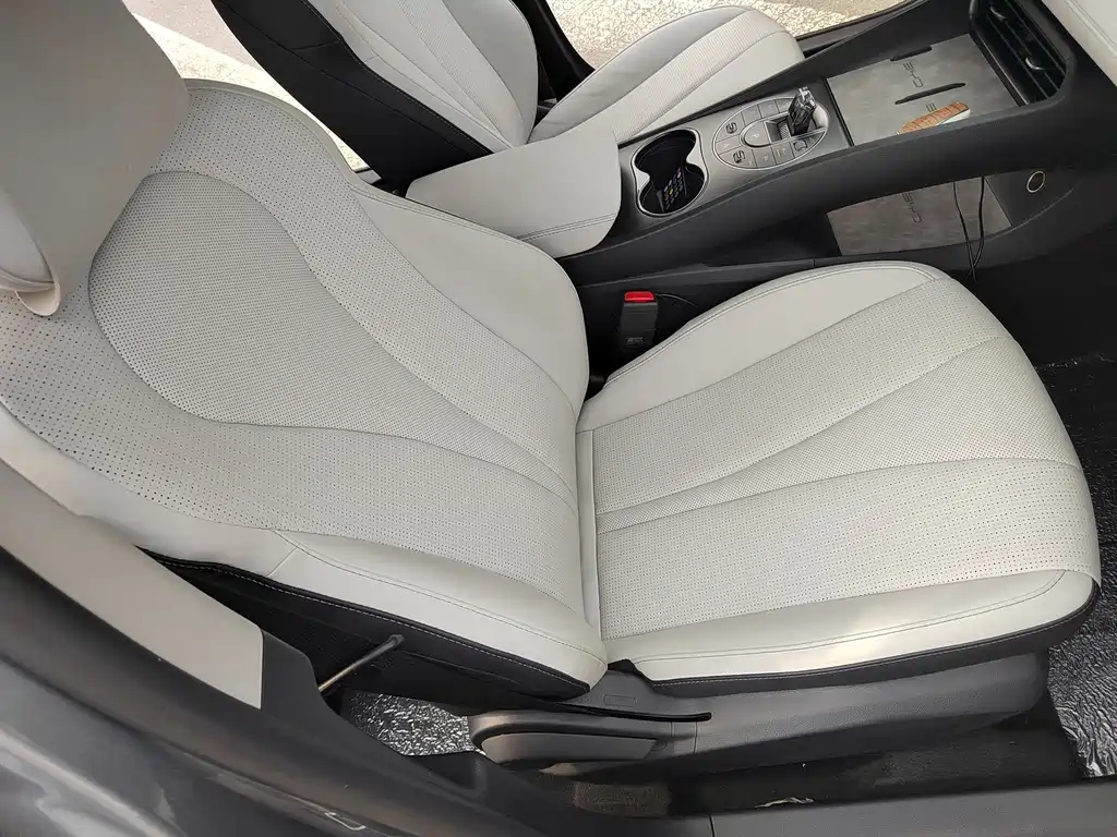 BYD Seal 05 DM-i 2025 — фото 16