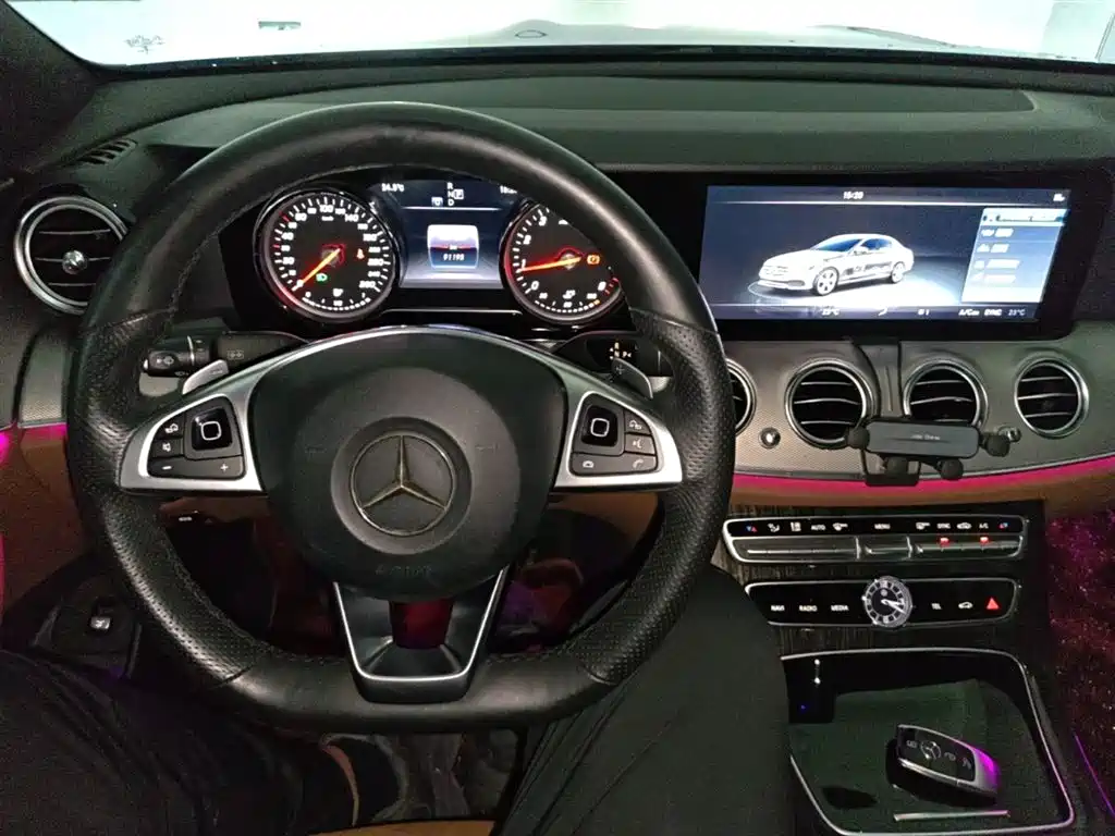 Mercedes-Benz E-Class 2017 — фото 10