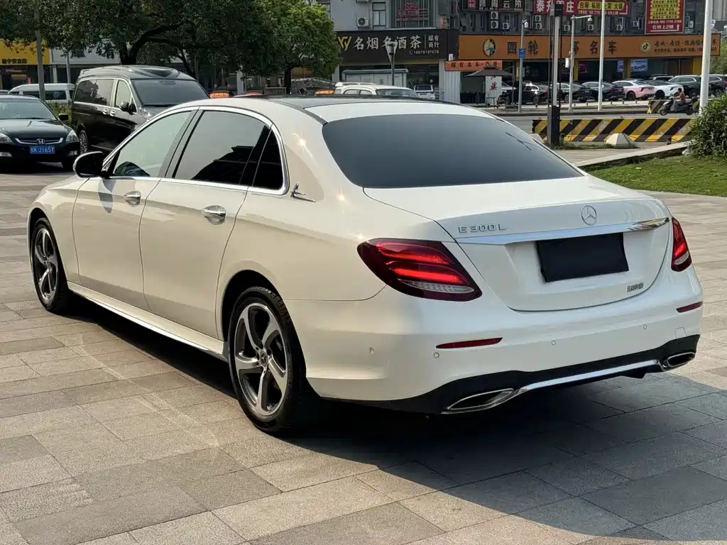 Mercedes-Benz E-Class 2019 — фото 5