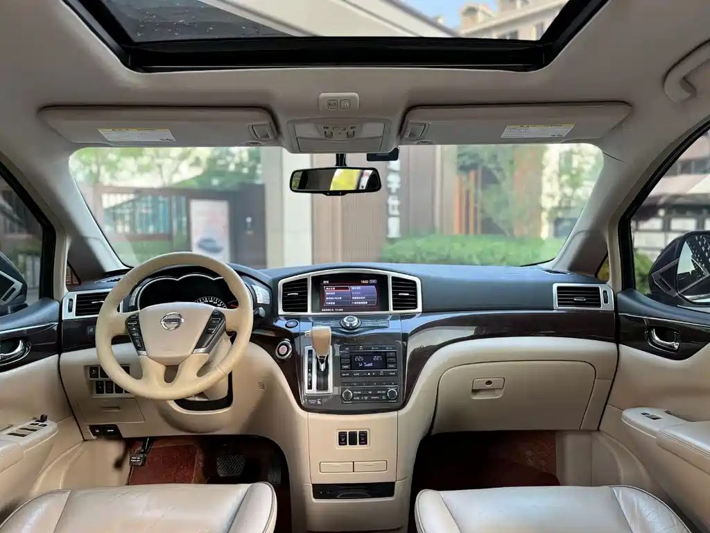Nissan Quest 2016 — фото 4