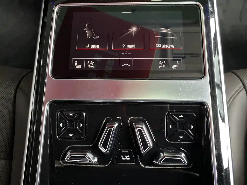 Audi A8 2022 — фото 9