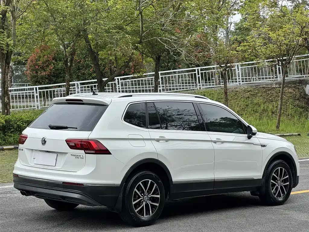 Volkswagen Tiguan L 2017 — фото 7