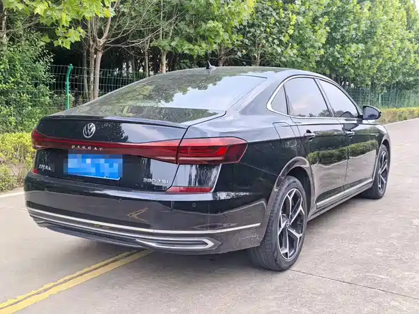 Volkswagen Passat 2023