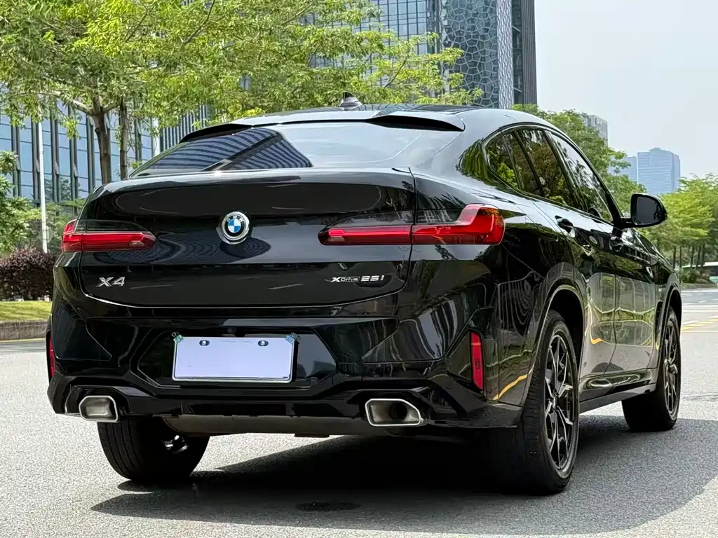 BMW X4 2022 — фото 22