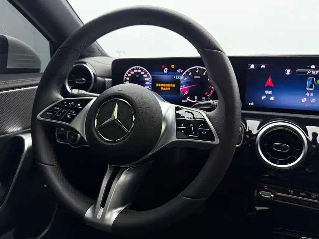 Mercedes-Benz A-Class 2023 — фото 13