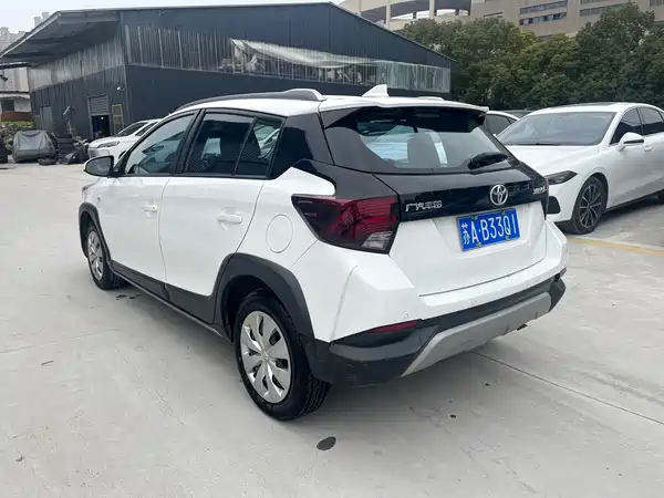 Toyota Yaris L 2022