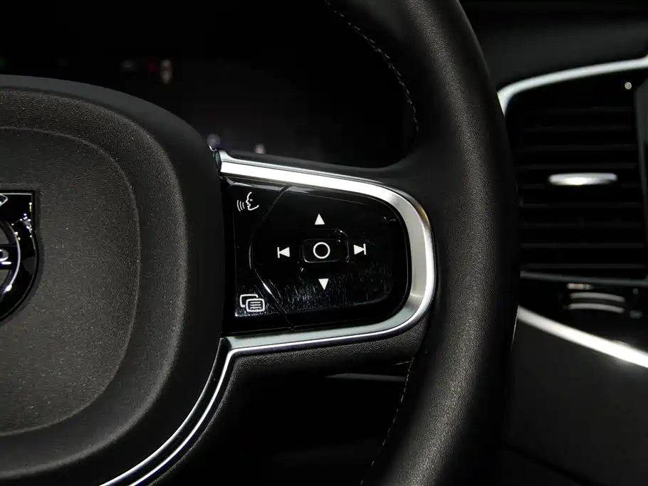 Volvo XC90 2023 — фото 28