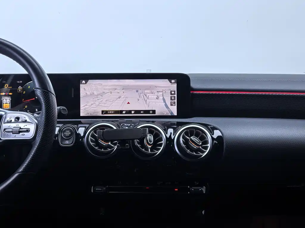 Mercedes-Benz A-Class 2023 — фото 16