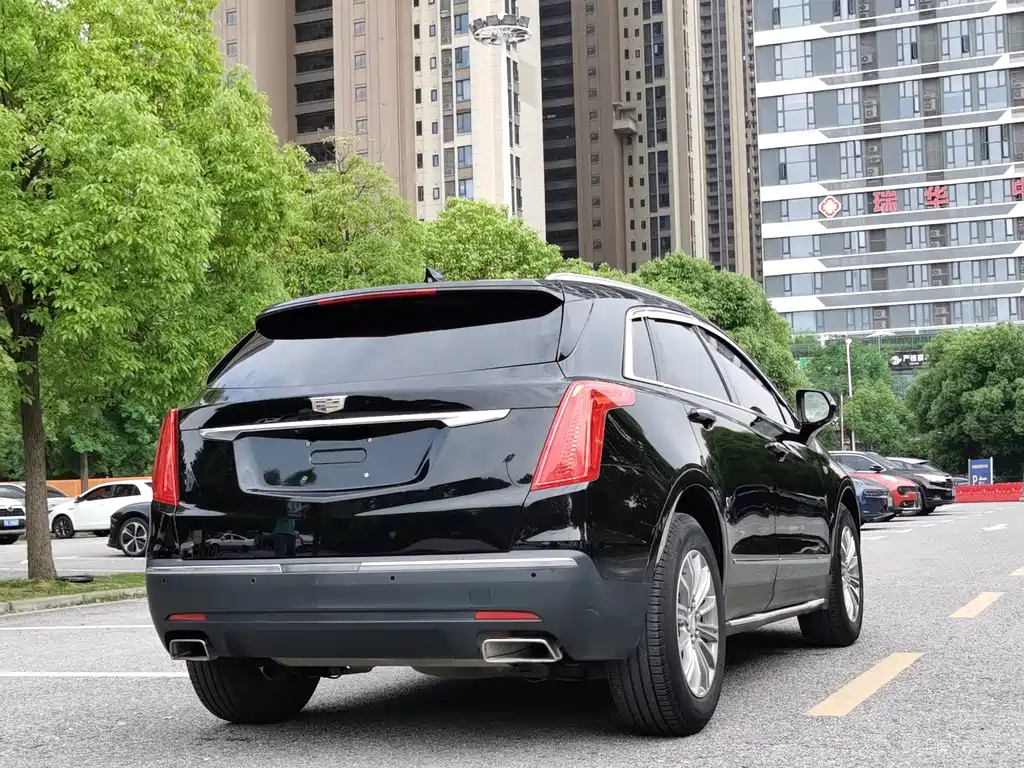 Cadillac XT5 2018 — фото 15