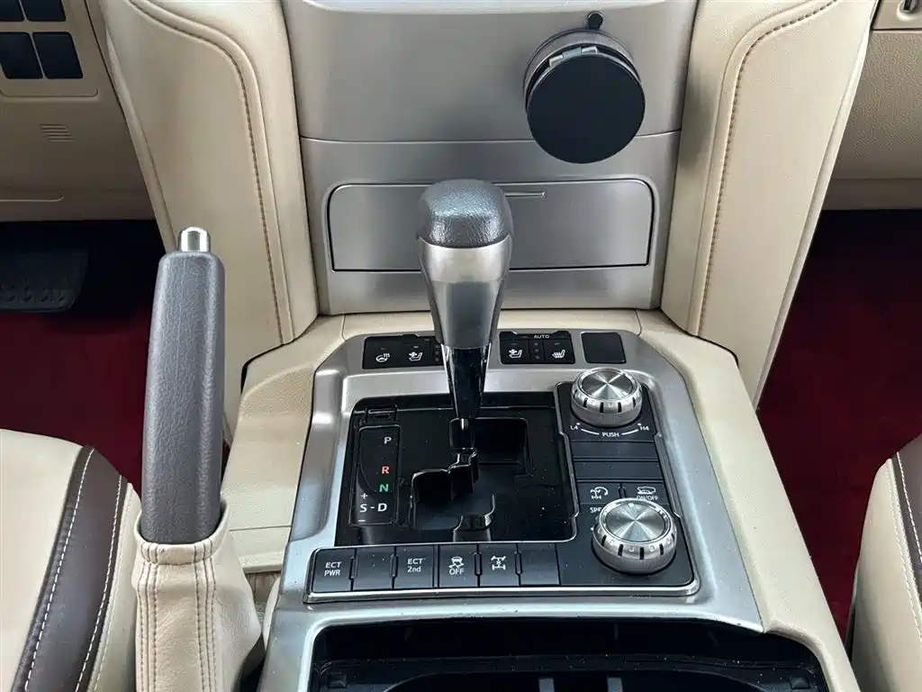 Toyota Land Cruiser 2020 — фото 19