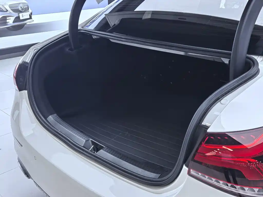 Mercedes-Benz A-Class 2023 — фото 7