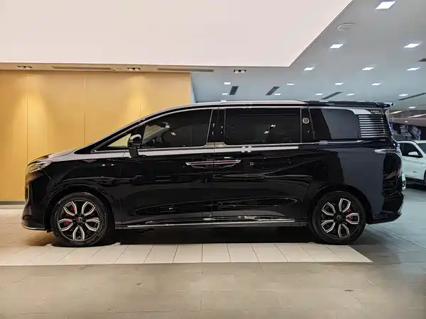 Hongqi HQ9 2023