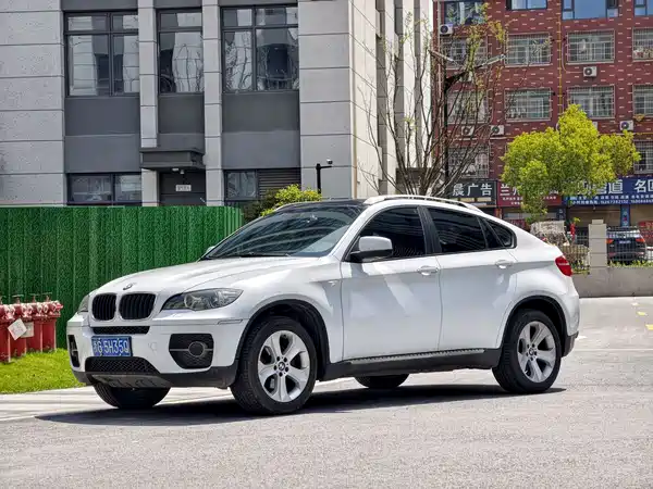 BMW X6 2011