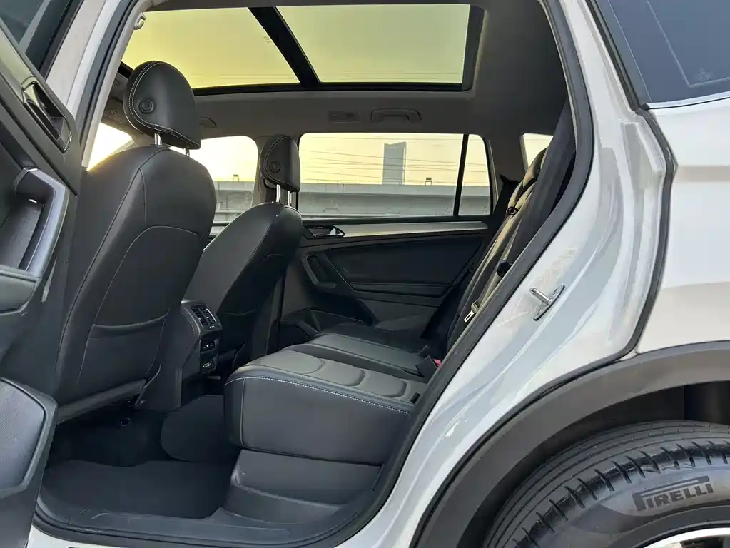 Volkswagen Tiguan L 2021 — фото 6