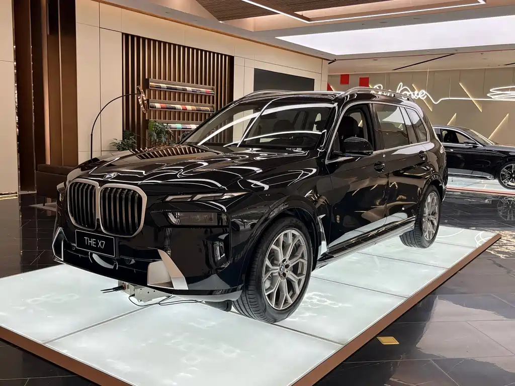 BMW X7 — фото 1
