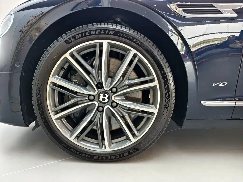 Bentley Flying Spur 2021 — фото 17