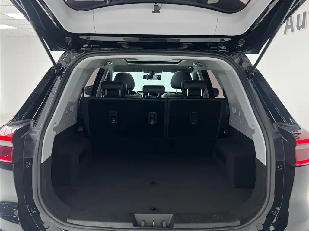 Chery Tiggo 8 2023 — фото 13