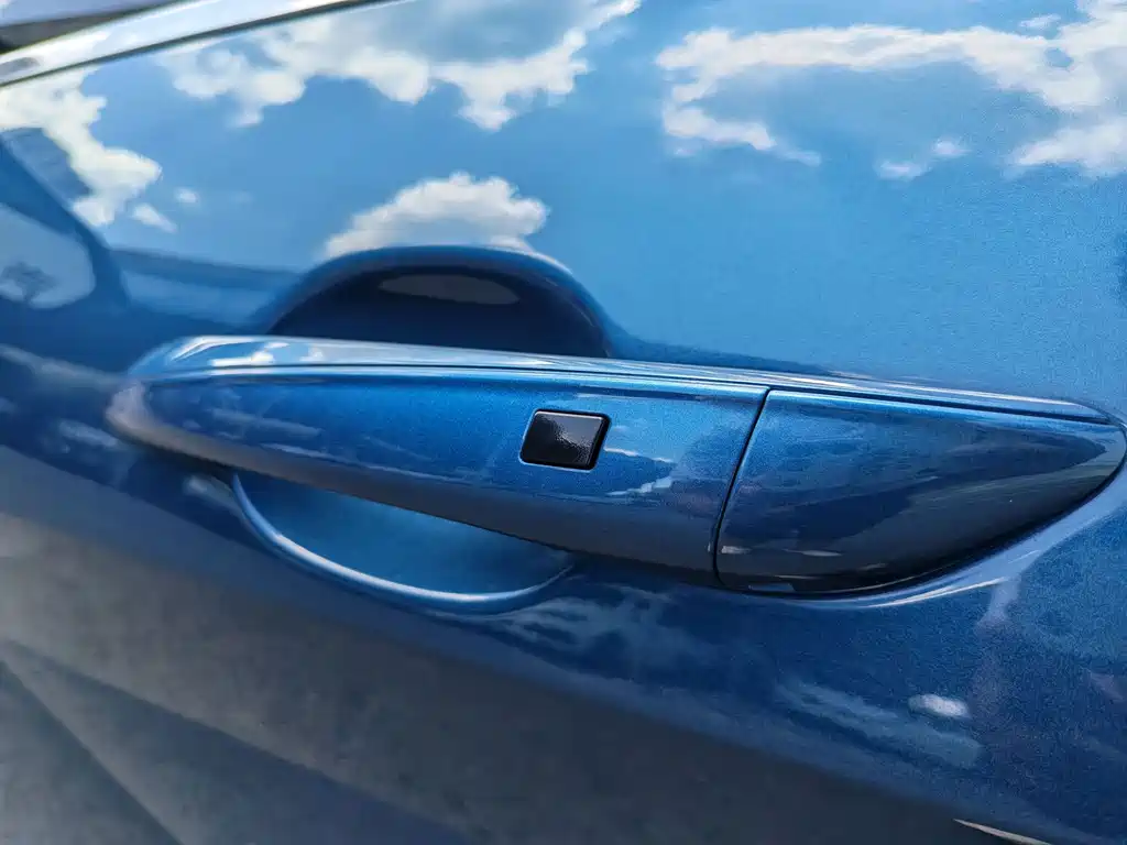 Hyundai Elantra 2023 — фото 25
