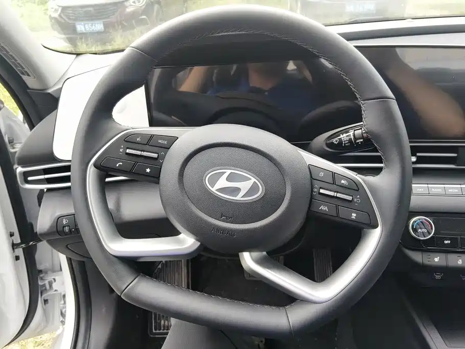 Hyundai Elantra 2026 — фото 15