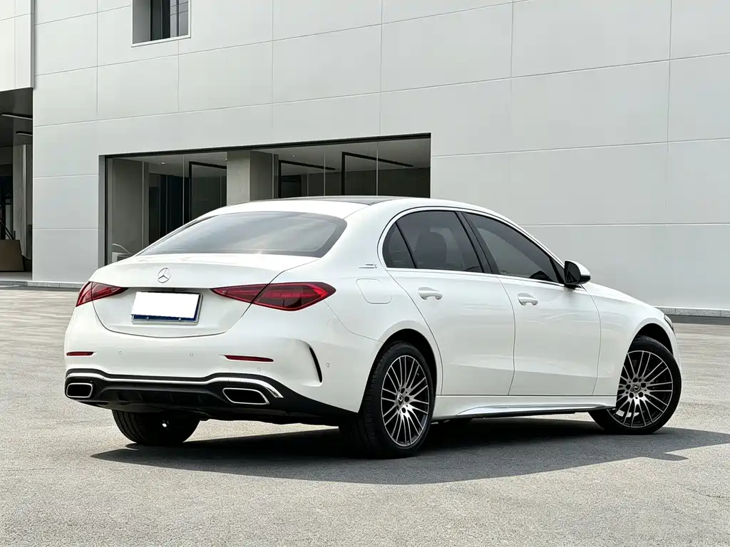 Mercedes-Benz C-Class 2023 — фото 16