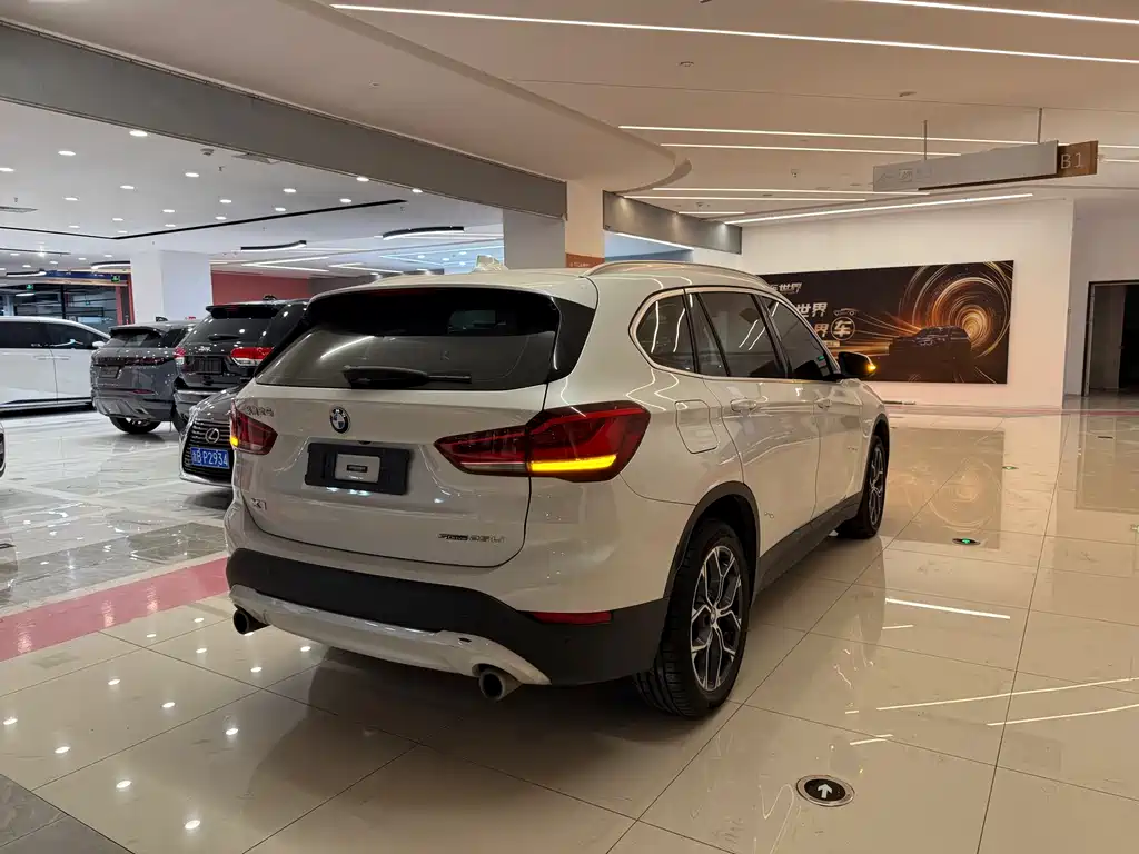 BMW X1 2022 — фото 16