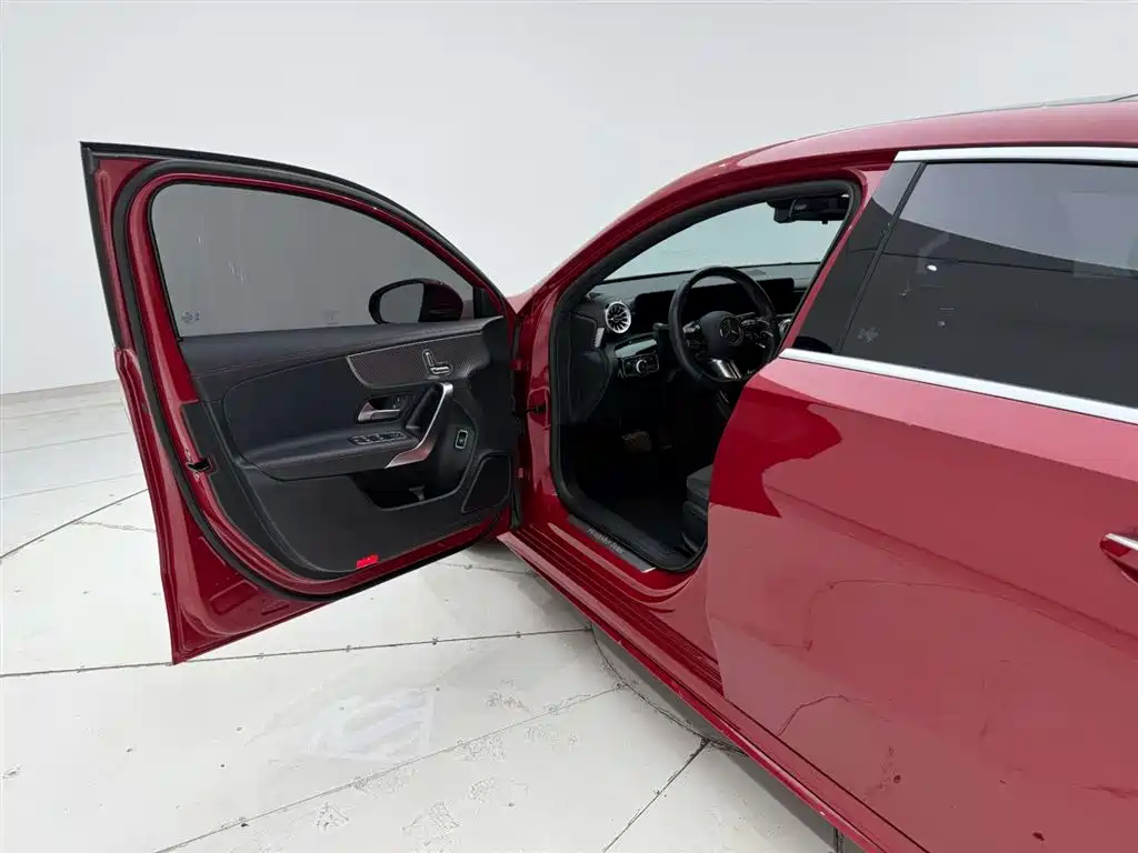Mercedes-Benz A-Class 2023 — фото 13