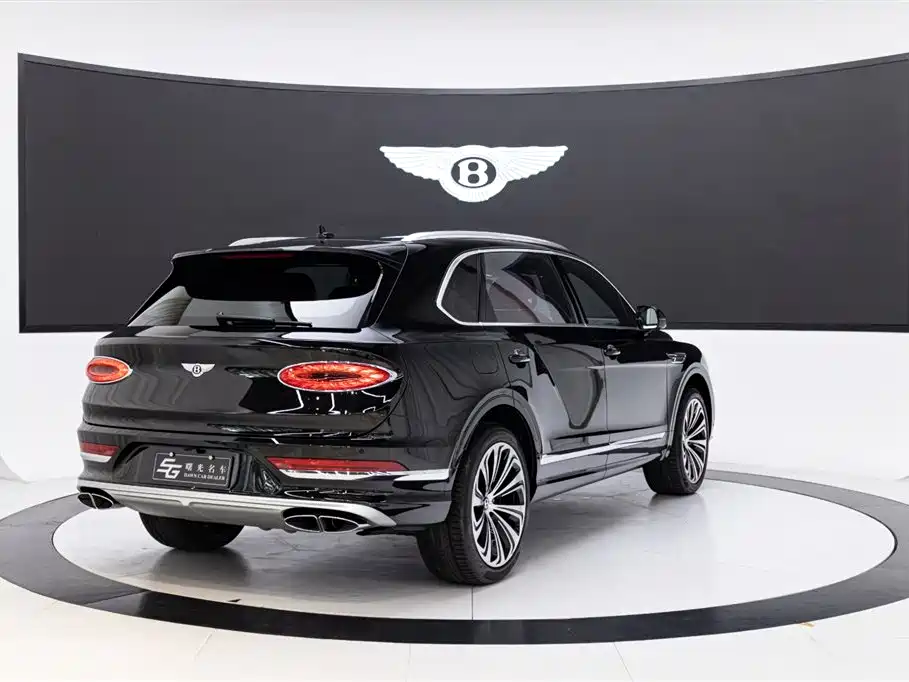 Bentley Bentayga 2023 — фото 5