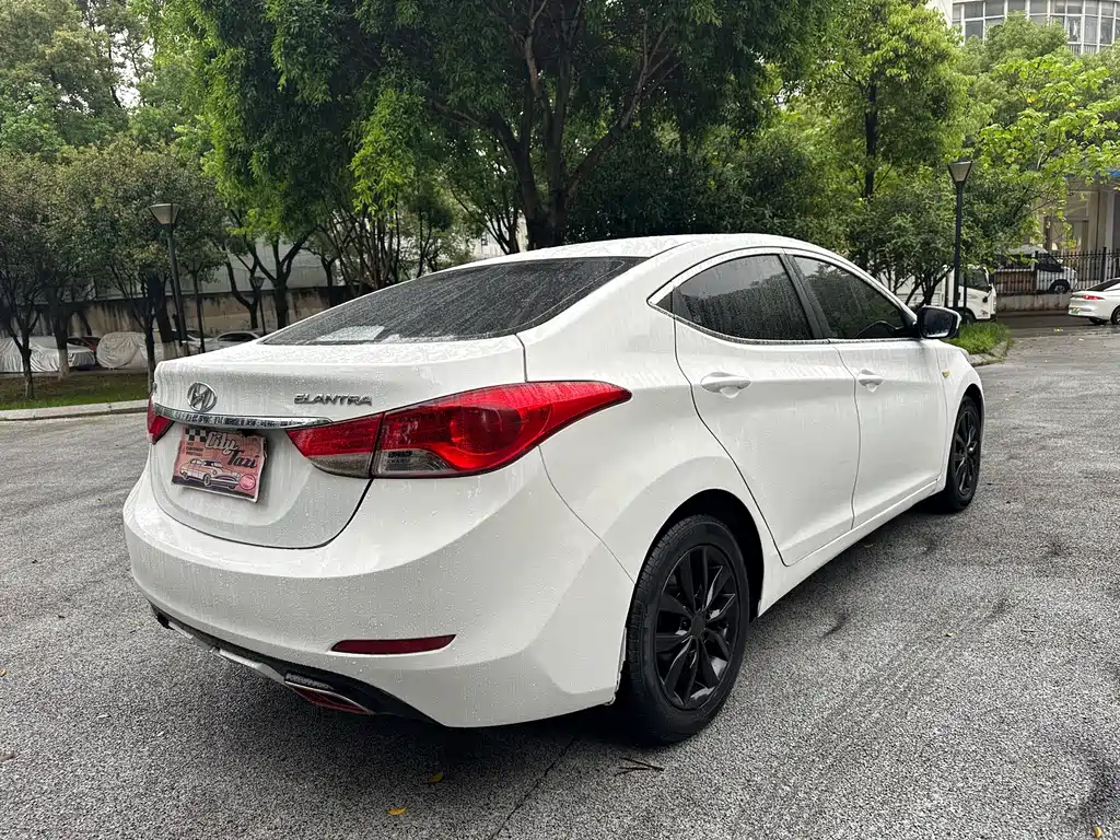 Hyundai Elantra Langdong 2015 — фото 6