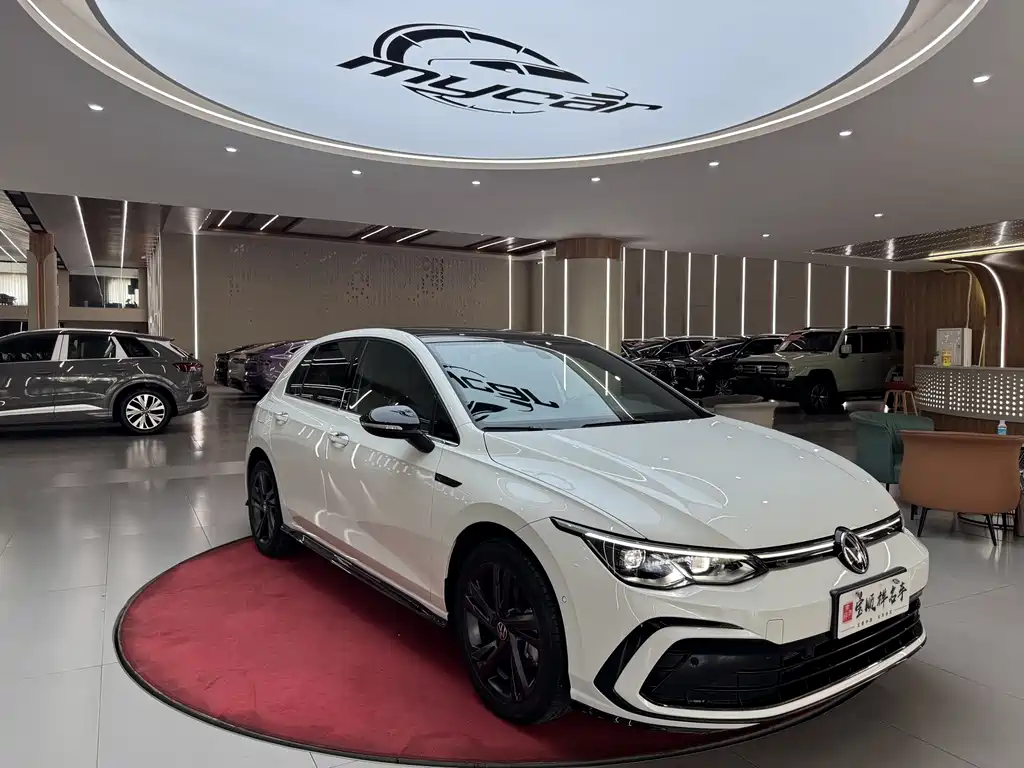 Volkswagen Golf 2024