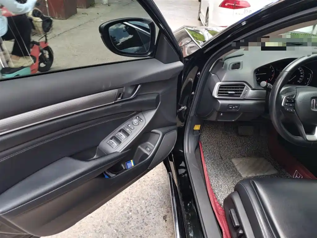 Honda Accord 2018 — фото 14