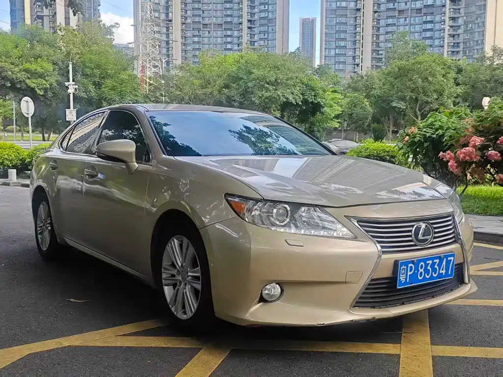 Lexus ES 2012 — фото 3