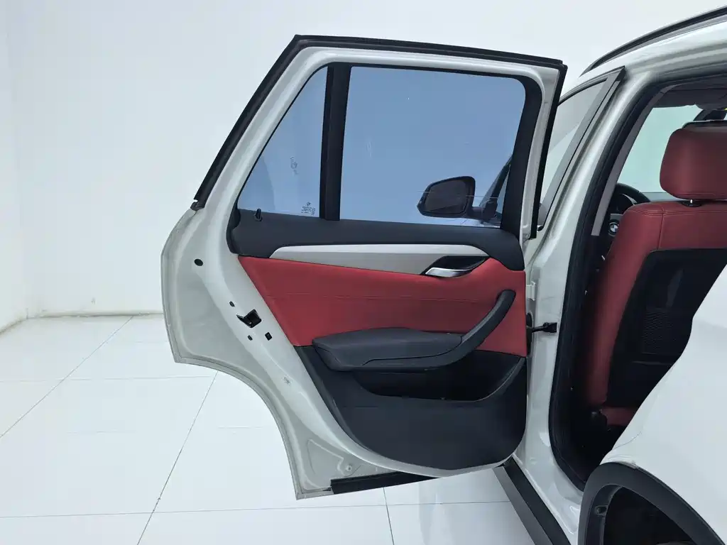 BMW X1 2015 — фото 19